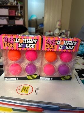 NeeDoh Dohnut Holes 4-Pack • Lot of 2 Boxes NIB